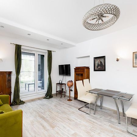 Nadwislanska 11 Apartment With Garden Krakow Luaran gambar