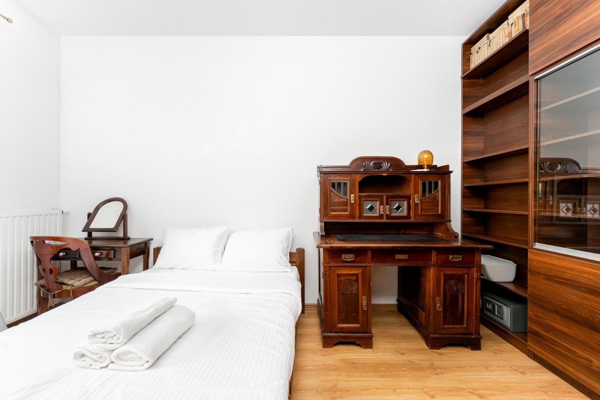 Nadwislanska 11 Apartment With Garden Krakow Luaran gambar