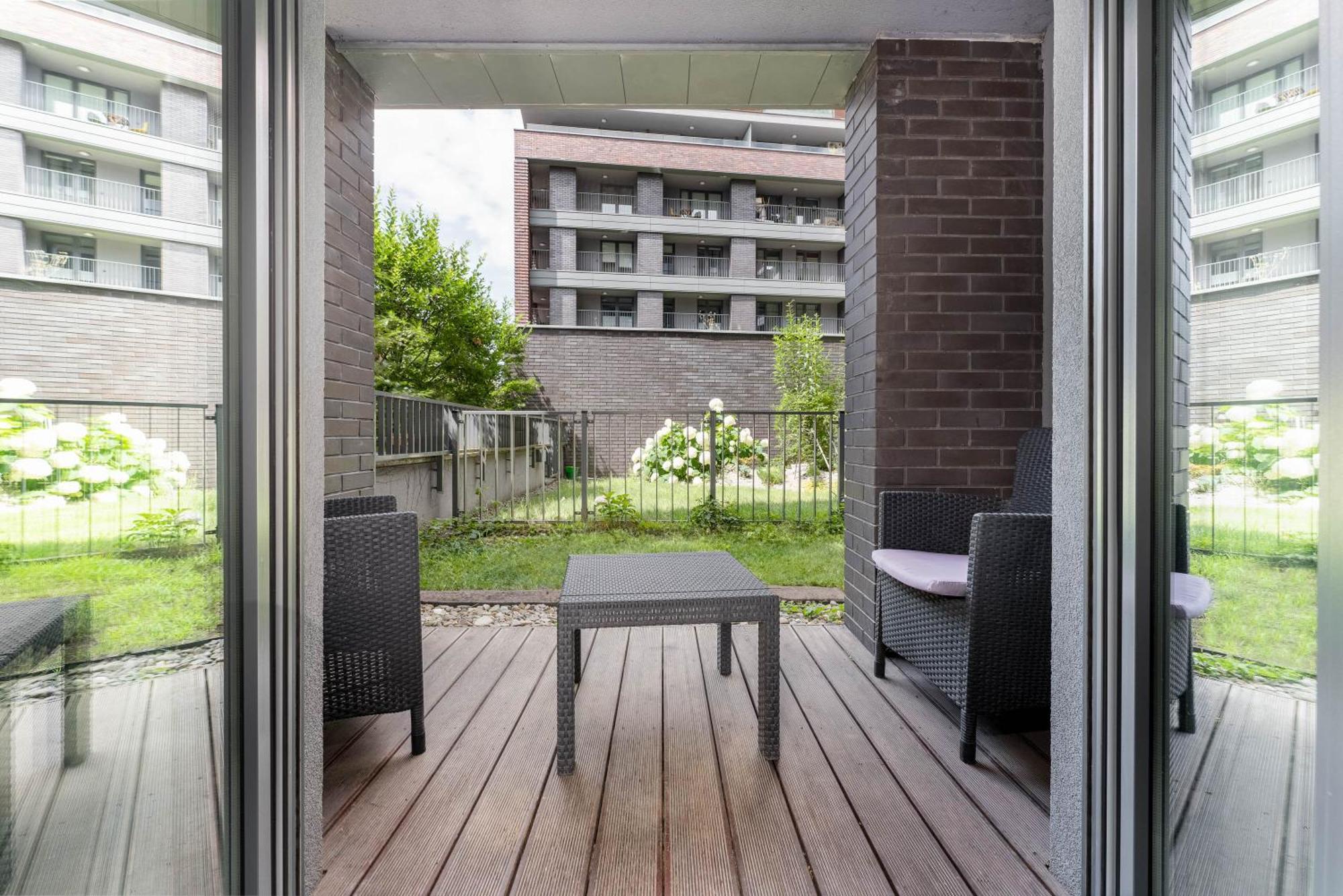Nadwislanska 11 Apartment With Garden Krakow Luaran gambar