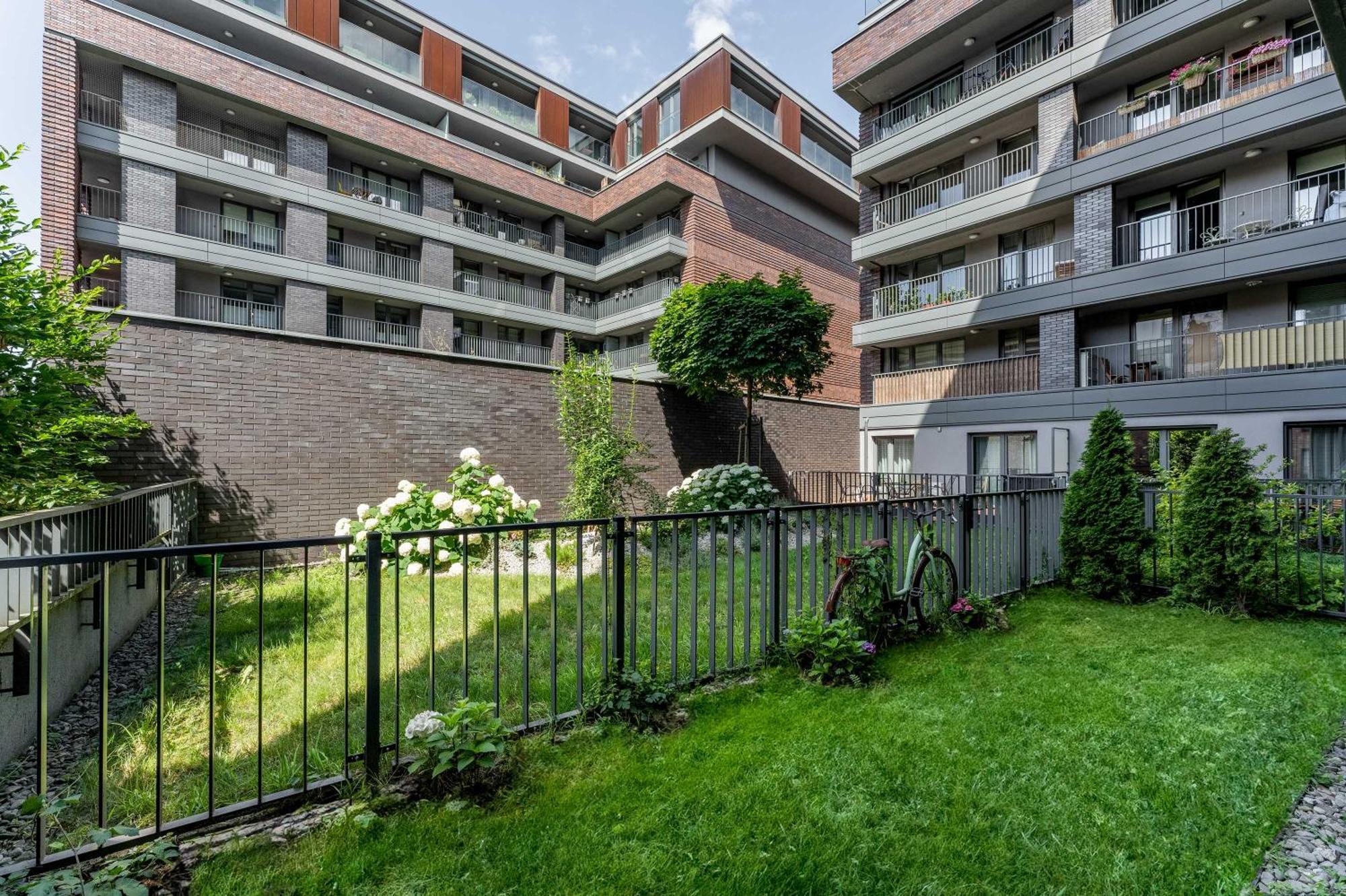 Nadwislanska 11 Apartment With Garden Krakow Luaran gambar