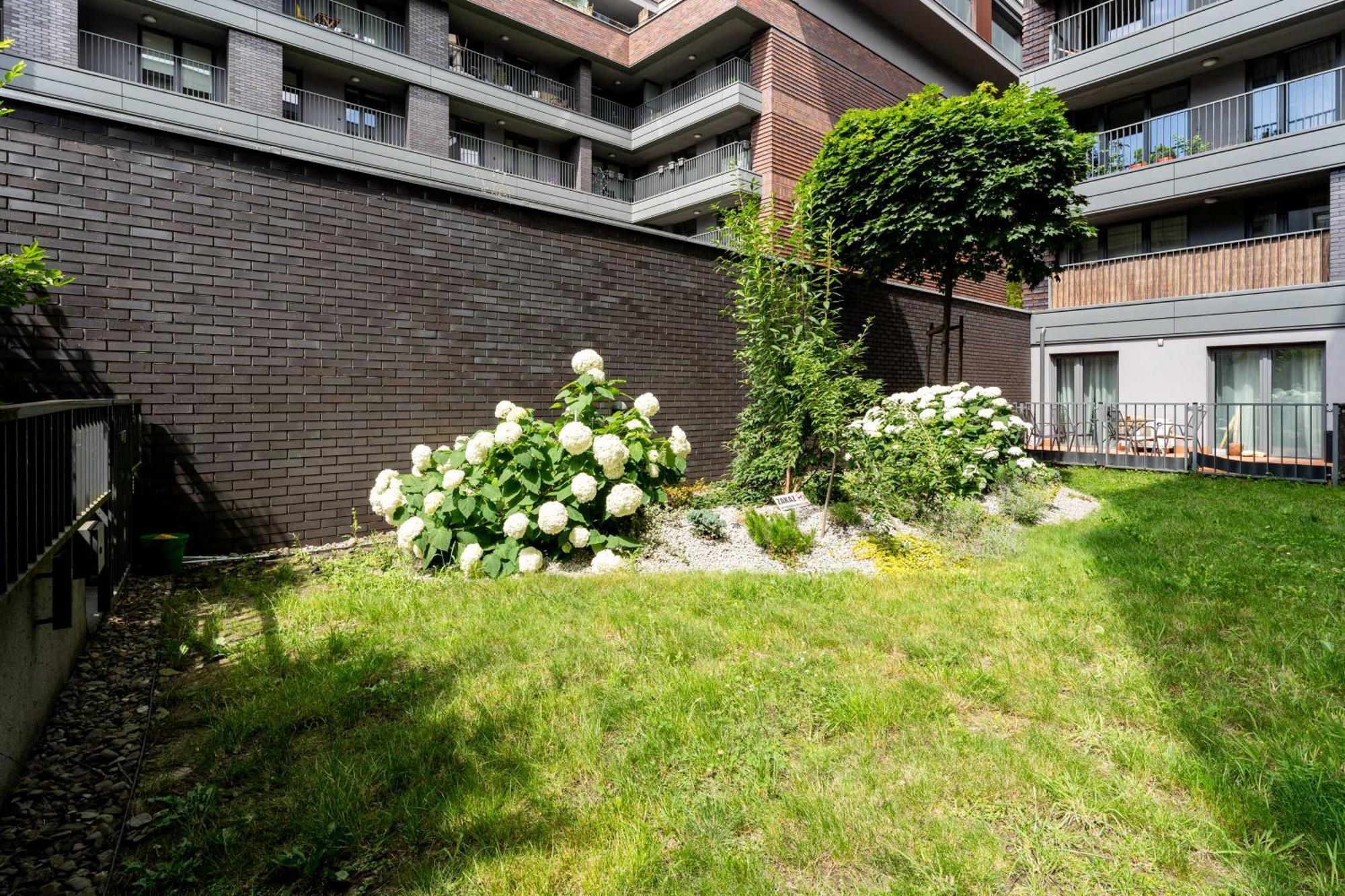 Nadwislanska 11 Apartment With Garden Krakow Luaran gambar